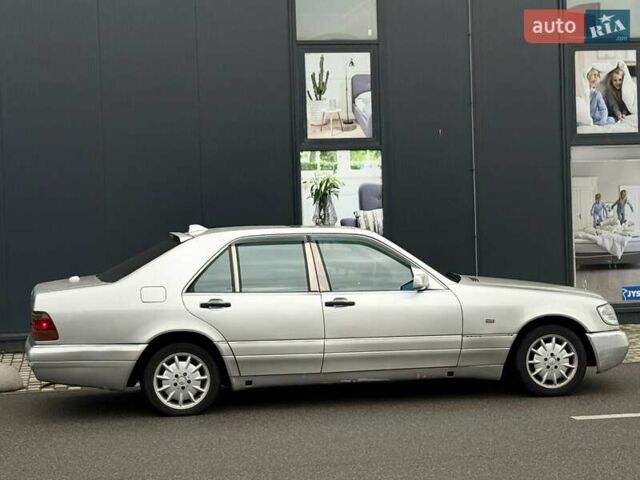 Серый Мерседес С Класс, объемом двигателя 3.2 л и пробегом 407 тыс. км за 3300 $, фото 4 на Automoto.ua