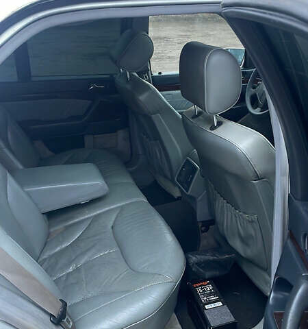 Серый Мерседес С Класс, объемом двигателя 4.2 л и пробегом 450 тыс. км за 2950 $, фото 4 на Automoto.ua