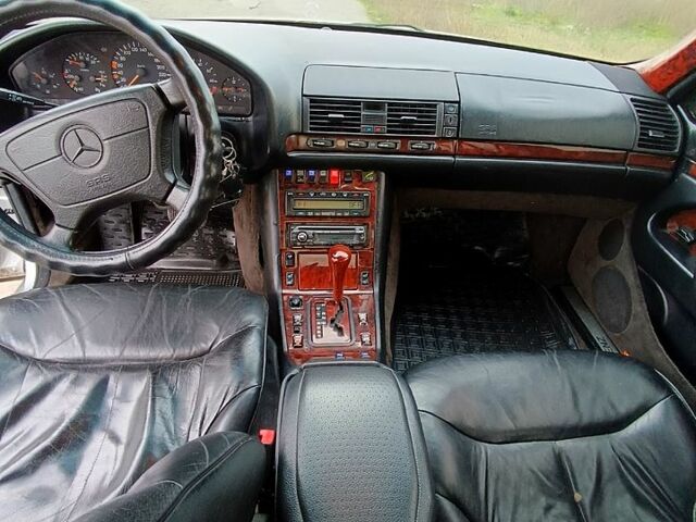 Серый Мерседес С Класс, объемом двигателя 3.2 л и пробегом 407 тыс. км за 3500 $, фото 11 на Automoto.ua