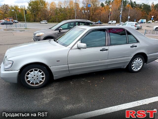 Серый Мерседес С Класс, объемом двигателя 3.2 л и пробегом 407 тыс. км за 3500 $, фото 4 на Automoto.ua