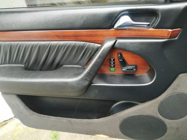 Серый Мерседес С Класс, объемом двигателя 3.2 л и пробегом 268 тыс. км за 9000 $, фото 20 на Automoto.ua