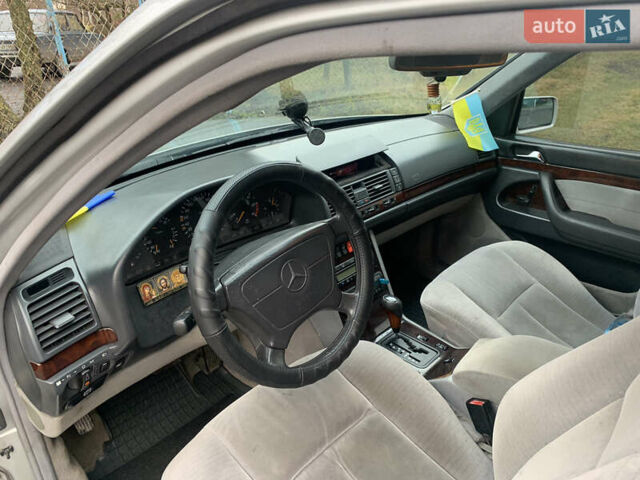 Серый Мерседес С Класс, объемом двигателя 3 л и пробегом 420 тыс. км за 6800 $, фото 6 на Automoto.ua