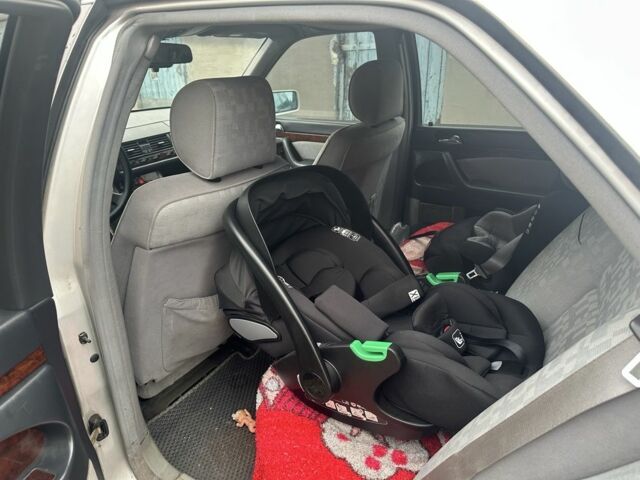 Серый Мерседес С Класс, объемом двигателя 3.2 л и пробегом 380 тыс. км за 3600 $, фото 4 на Automoto.ua