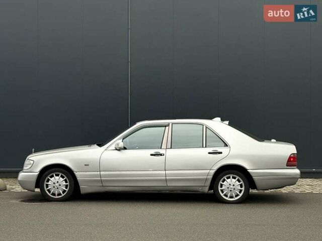 Серый Мерседес С Класс, объемом двигателя 3.2 л и пробегом 407 тыс. км за 3300 $, фото 6 на Automoto.ua