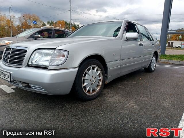 Серый Мерседес С Класс, объемом двигателя 3.2 л и пробегом 407 тыс. км за 3500 $, фото 5 на Automoto.ua