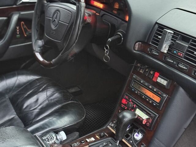 Серый Мерседес С Класс, объемом двигателя 4.2 л и пробегом 300 тыс. км за 3400 $, фото 6 на Automoto.ua