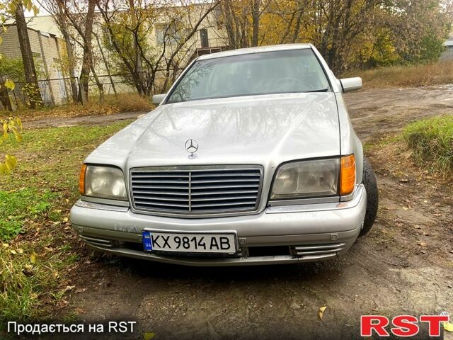 Серый Мерседес С Класс, объемом двигателя 4.2 л и пробегом 325 тыс. км за 3800 $, фото 1 на Automoto.ua