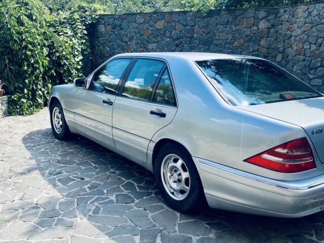 Сірий Мерседес С Клас, об'ємом двигуна 4.2 л та пробігом 281 тис. км за 7500 $, фото 1 на Automoto.ua