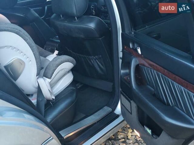 Серый Мерседес С Класс, объемом двигателя 3 л и пробегом 390 тыс. км за 8200 $, фото 5 на Automoto.ua