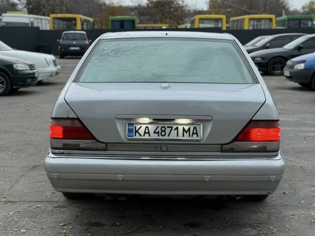 Серый Мерседес С Класс, объемом двигателя 4.2 л и пробегом 300 тыс. км за 3400 $, фото 4 на Automoto.ua