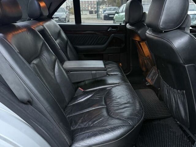 Серый Мерседес С Класс, объемом двигателя 4.2 л и пробегом 300 тыс. км за 3400 $, фото 9 на Automoto.ua