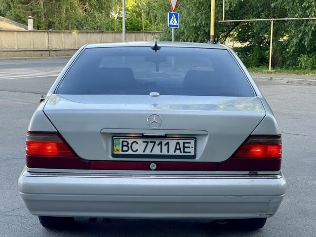 Серый Мерседес С Класс, объемом двигателя 4.2 л и пробегом 300 тыс. км за 3300 $, фото 6 на Automoto.ua