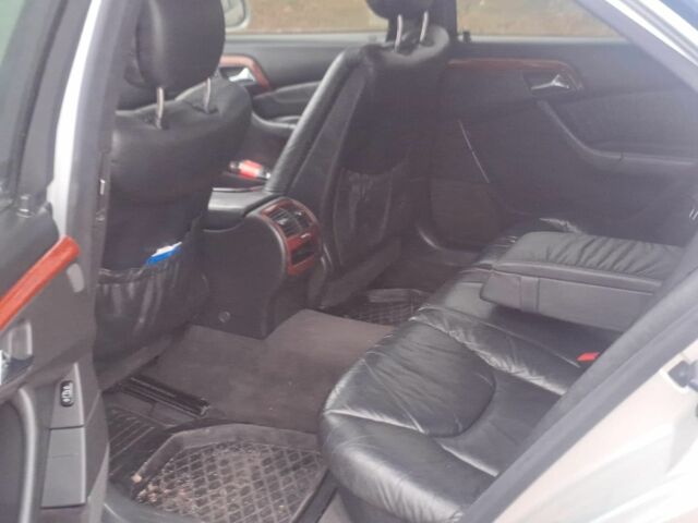 Серый Мерседес С Класс, объемом двигателя 4.3 л и пробегом 200 тыс. км за 3300 $, фото 7 на Automoto.ua