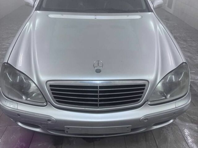 Серый Мерседес С Класс, объемом двигателя 3.2 л и пробегом 356 тыс. км за 4000 $, фото 3 на Automoto.ua