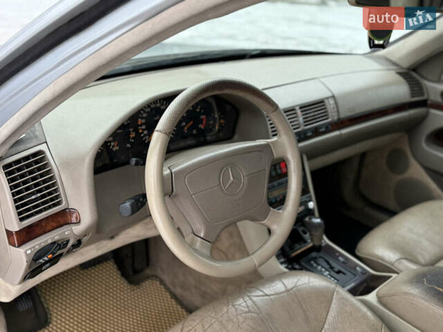 Серый Мерседес С Класс, объемом двигателя 3 л и пробегом 600 тыс. км за 3700 $, фото 36 на Automoto.ua