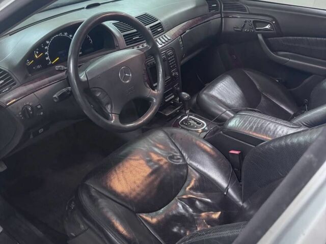 Серый Мерседес С Класс, объемом двигателя 3.2 л и пробегом 356 тыс. км за 4000 $, фото 4 на Automoto.ua