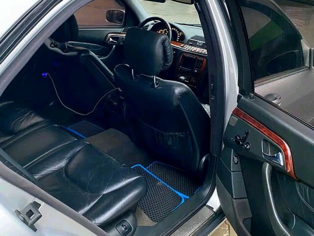 Серый Мерседес С Класс, объемом двигателя 3.2 л и пробегом 340 тыс. км за 4000 $, фото 6 на Automoto.ua