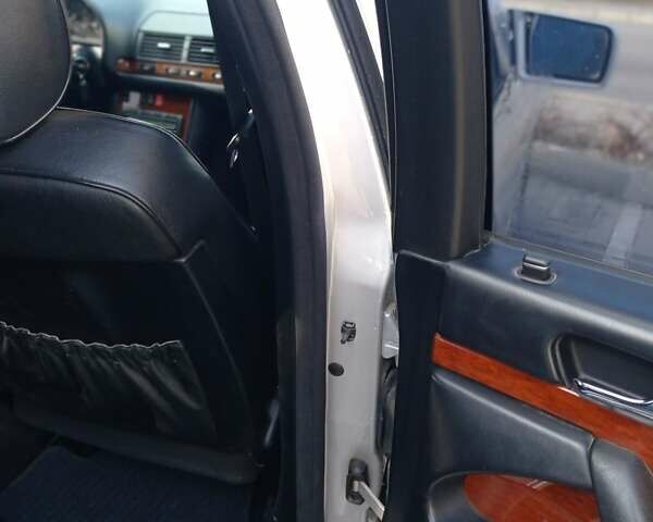 Сірий Мерседес С Клас, об'ємом двигуна 3.2 л та пробігом 448 тис. км за 6800 $, фото 19 на Automoto.ua