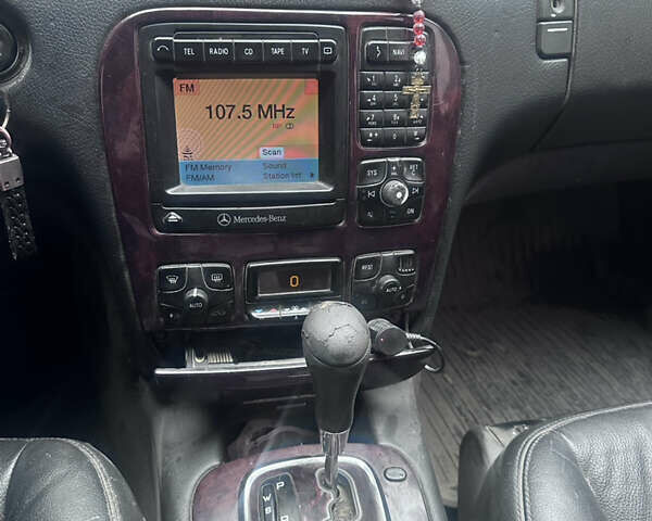 Серый Мерседес С Класс, объемом двигателя 3.2 л и пробегом 372 тыс. км за 3000 $, фото 6 на Automoto.ua