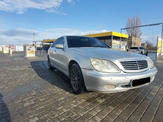 Серый Мерседес С Класс, объемом двигателя 3.2 л и пробегом 333 тыс. км за 5200 $, фото 11 на Automoto.ua