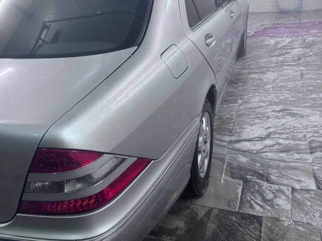 Серый Мерседес С Класс, объемом двигателя 3.2 л и пробегом 356 тыс. км за 4000 $, фото 5 на Automoto.ua