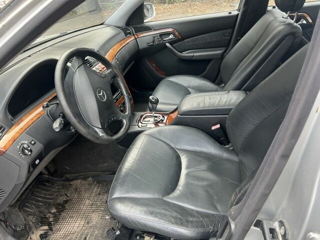 Серый Мерседес С Класс, объемом двигателя 3.2 л и пробегом 260 тыс. км за 2000 $, фото 5 на Automoto.ua