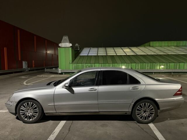 Серый Мерседес С Класс, объемом двигателя 4.3 л и пробегом 344 тыс. км за 3400 $, фото 1 на Automoto.ua