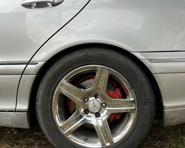 Сірий Мерседес С Клас, об'ємом двигуна 4.3 л та пробігом 373 тис. км за 4450 $, фото 4 на Automoto.ua