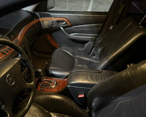 Сірий Мерседес С Клас, об'ємом двигуна 4.3 л та пробігом 399 тис. км за 3400 $, фото 11 на Automoto.ua