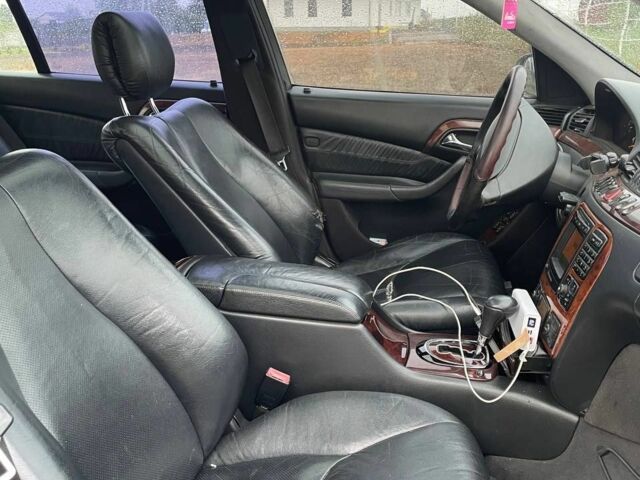 Серый Мерседес С Класс, объемом двигателя 5 л и пробегом 419 тыс. км за 3499 $, фото 5 на Automoto.ua