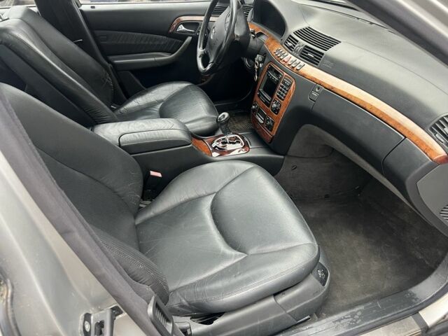 Серый Мерседес С Класс, объемом двигателя 3.2 л и пробегом 260 тыс. км за 2000 $, фото 6 на Automoto.ua