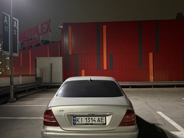 Серый Мерседес С Класс, объемом двигателя 4.3 л и пробегом 344 тыс. км за 3400 $, фото 3 на Automoto.ua