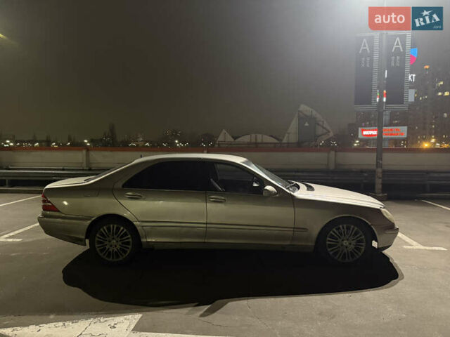 Сірий Мерседес С Клас, об'ємом двигуна 4.3 л та пробігом 399 тис. км за 3400 $, фото 7 на Automoto.ua