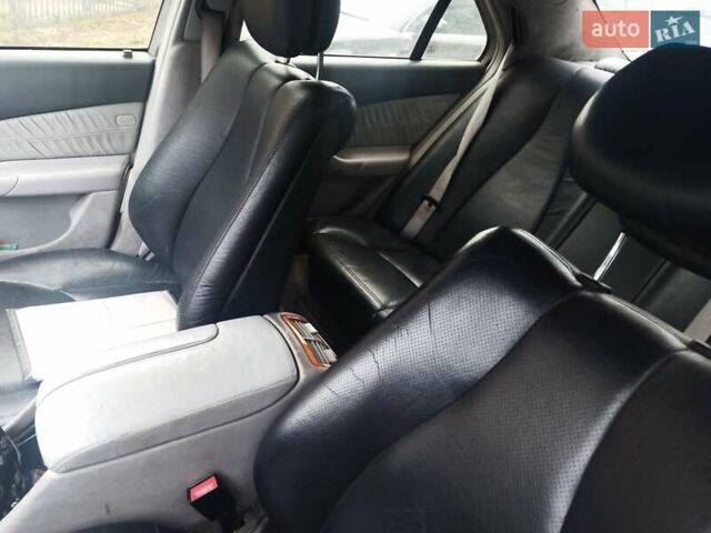 Серый Мерседес С Класс, объемом двигателя 3.22 л и пробегом 450 тыс. км за 4600 $, фото 3 на Automoto.ua