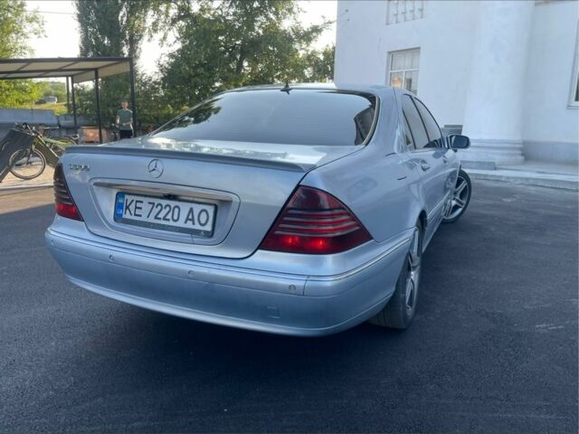 Серый Мерседес С Класс, объемом двигателя 3.2 л и пробегом 300 тыс. км за 6500 $, фото 3 на Automoto.ua