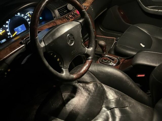 Сірий Мерседес С Клас, об'ємом двигуна 3.2 л та пробігом 355 тис. км за 4499 $, фото 1 на Automoto.ua