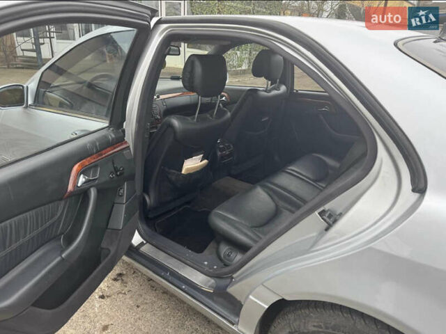 Серый Мерседес С Класс, объемом двигателя 4 л и пробегом 520 тыс. км за 5500 $, фото 7 на Automoto.ua