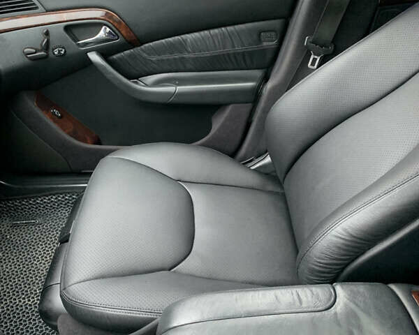 Серый Мерседес С Класс, объемом двигателя 3.2 л и пробегом 3 тыс. км за 3600 $, фото 8 на Automoto.ua