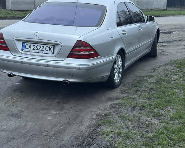 Сірий Мерседес С Клас, об'ємом двигуна 3.2 л та пробігом 350 тис. км за 6000 $, фото 7 на Automoto.ua