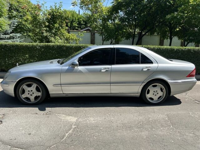 Серый Мерседес С Класс, объемом двигателя 5 л и пробегом 280 тыс. км за 4799 $, фото 1 на Automoto.ua