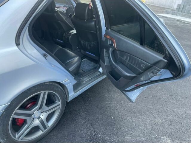 Серый Мерседес С Класс, объемом двигателя 3.2 л и пробегом 300 тыс. км за 6500 $, фото 6 на Automoto.ua