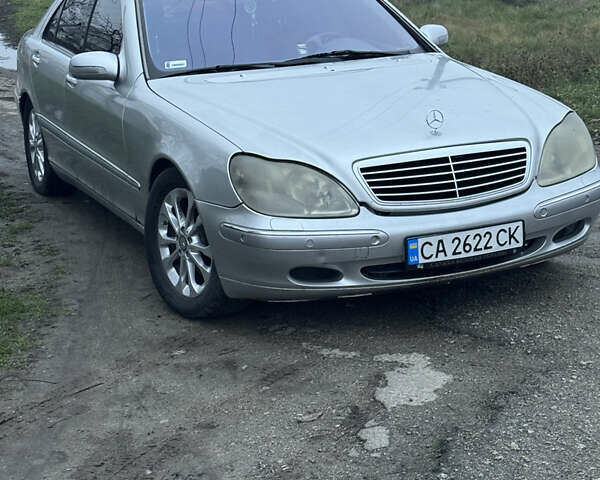 Сірий Мерседес С Клас, об'ємом двигуна 3.2 л та пробігом 350 тис. км за 6000 $, фото 5 на Automoto.ua