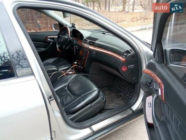 Сірий Мерседес С Клас, об'ємом двигуна 5 л та пробігом 280 тис. км за 4799 $, фото 11 на Automoto.ua