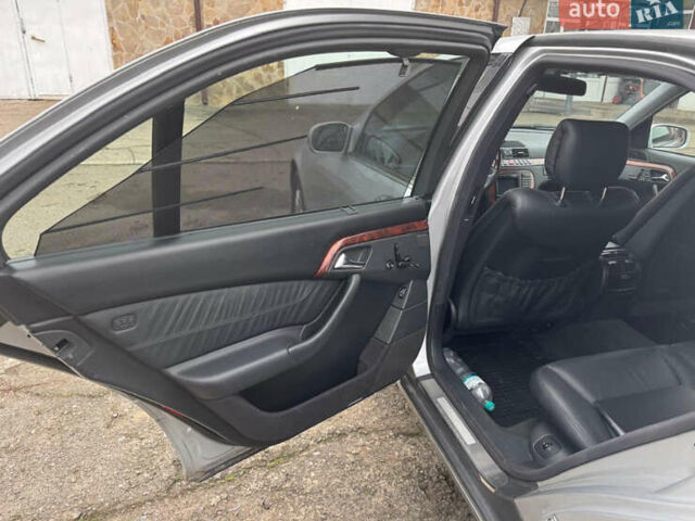 Серый Мерседес С Класс, объемом двигателя 4 л и пробегом 520 тыс. км за 5500 $, фото 10 на Automoto.ua