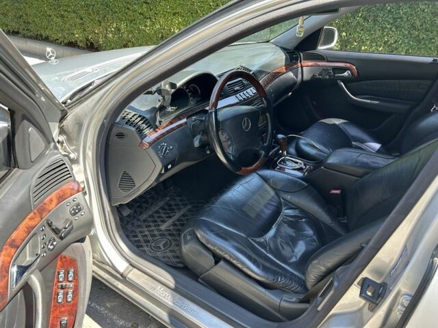 Серый Мерседес С Класс, объемом двигателя 5 л и пробегом 280 тыс. км за 4799 $, фото 3 на Automoto.ua