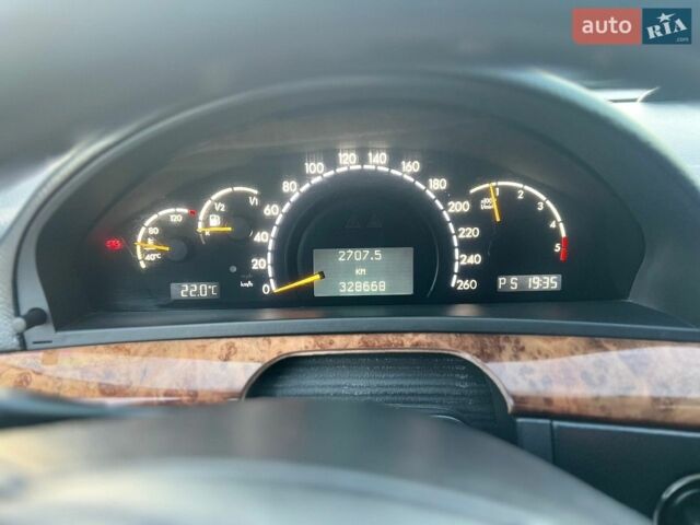 Сірий Мерседес С Клас, об'ємом двигуна 3.22 л та пробігом 328 тис. км за 4700 $, фото 1 на Automoto.ua
