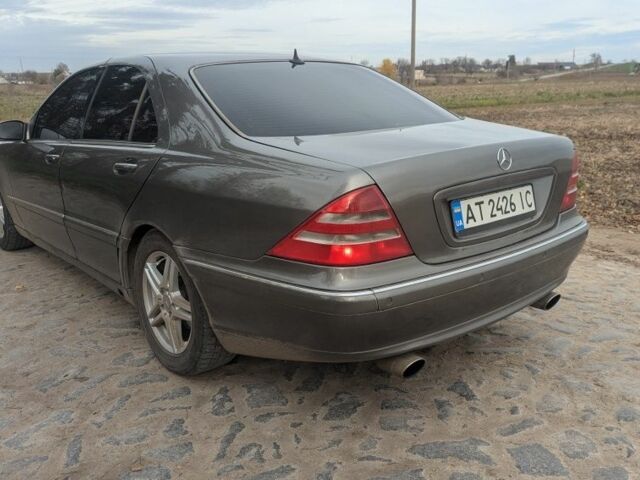 Серый Мерседес С Класс, объемом двигателя 3.2 л и пробегом 300 тыс. км за 2450 $, фото 2 на Automoto.ua