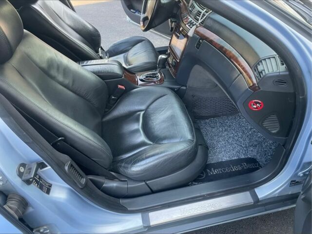 Серый Мерседес С Класс, объемом двигателя 3.2 л и пробегом 300 тыс. км за 6500 $, фото 5 на Automoto.ua