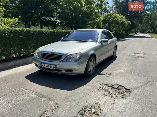 Сірий Мерседес С Клас, об'ємом двигуна 5 л та пробігом 280 тис. км за 4799 $, фото 1 на Automoto.ua