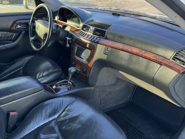 Серый Мерседес С Класс, объемом двигателя 5 л и пробегом 400 тыс. км за 4250 $, фото 15 на Automoto.ua